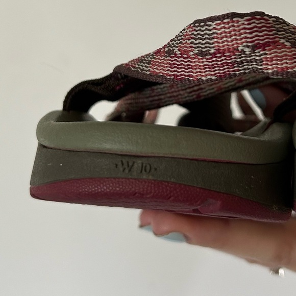 Chaco Fantasia Cycloid Scale Multicolor Pink Sandals Women's Size 10 Outdoor - Picture 4 of 7